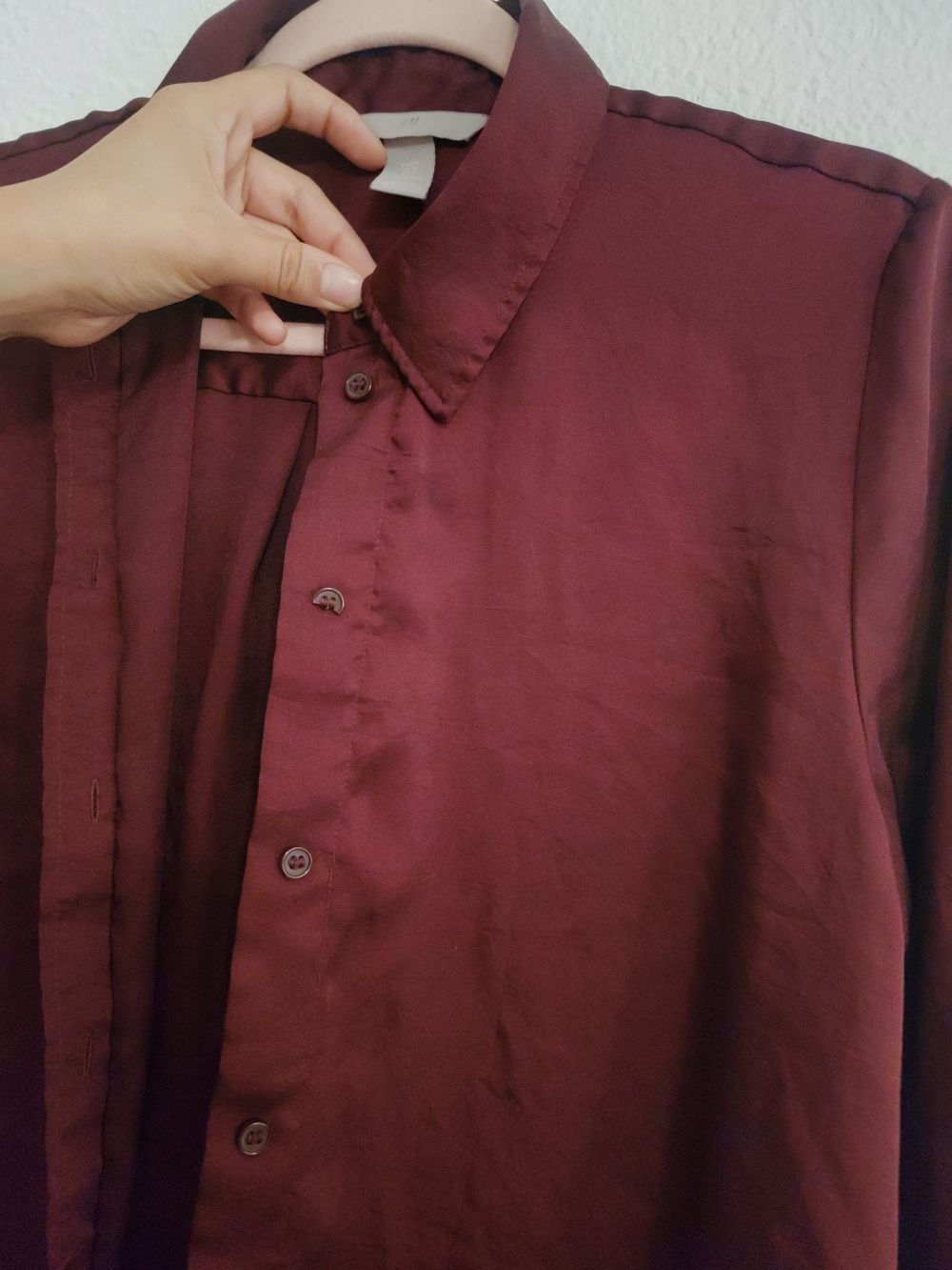 H&M Long-Sleeve Button-Down Shirt in Burgundy- Medium - Picture 6 of 9